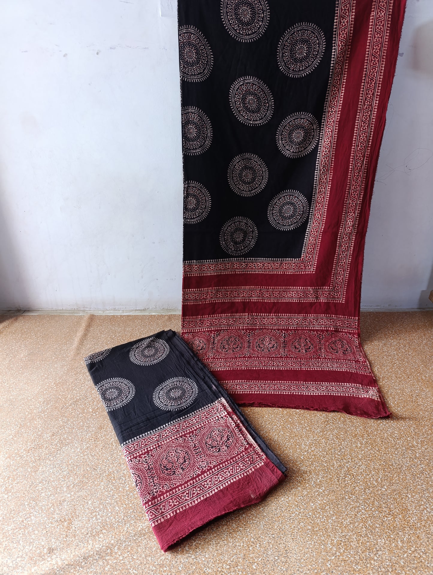 Two tone black